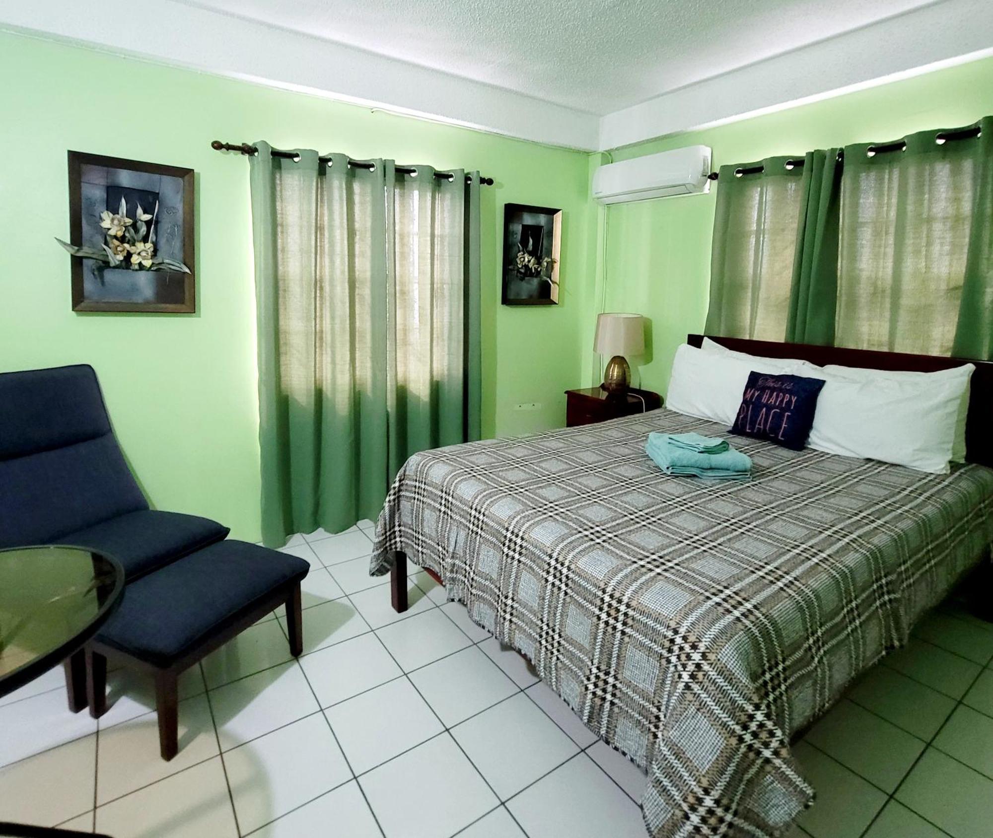 Silver View Apartments St. George's Экстерьер фото