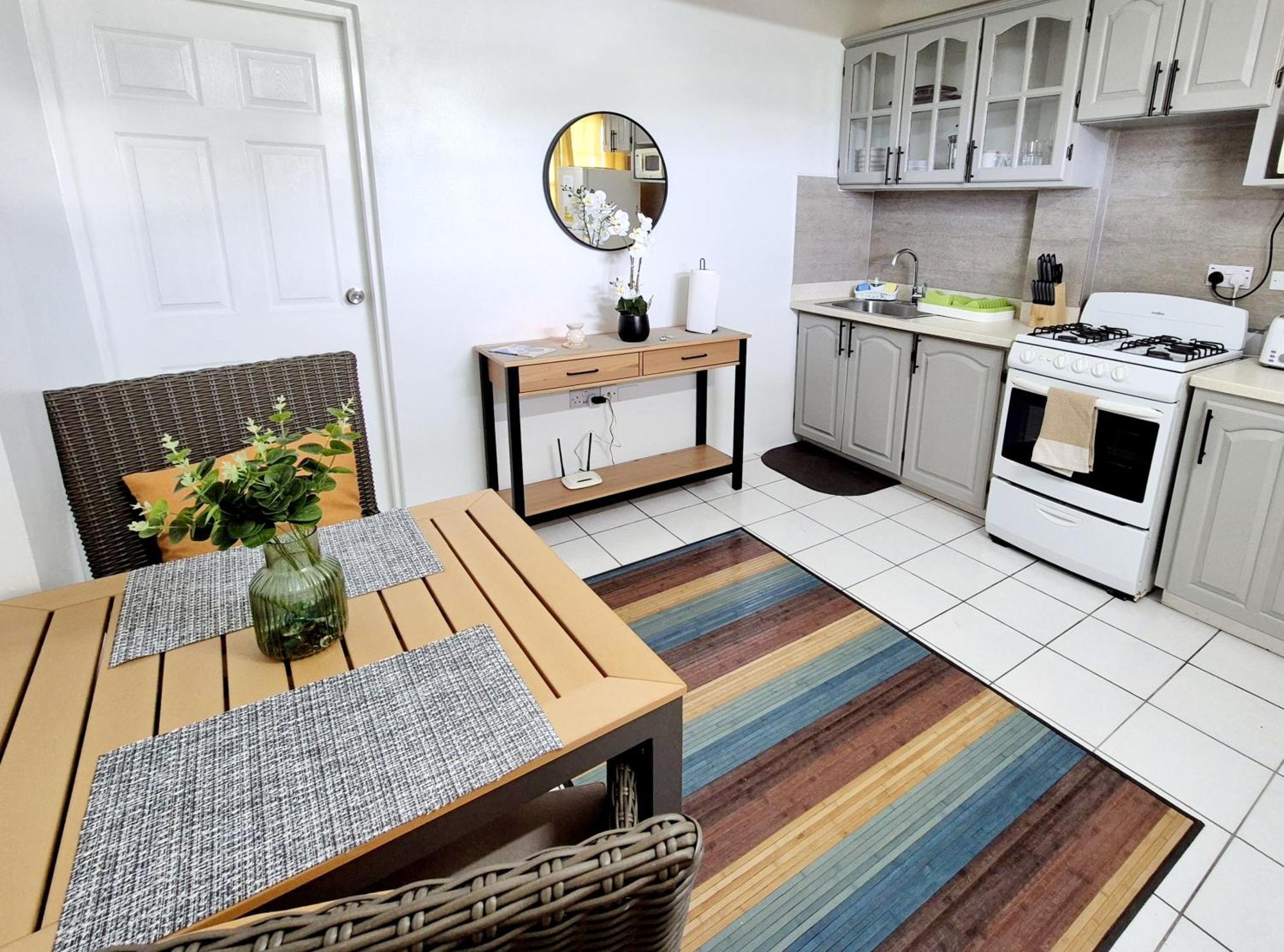Silver View Apartments St. George's Экстерьер фото